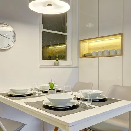 6 Old Town Apartment
