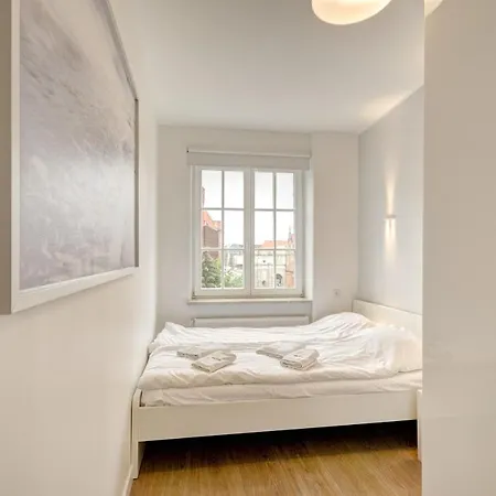 6 Old Town Apartment *
